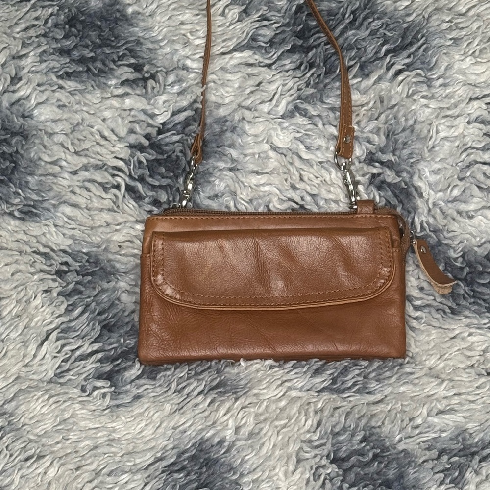 ⭐️3/$25⭐️ Amerileather Genuine Leather 3-compartment Clutch